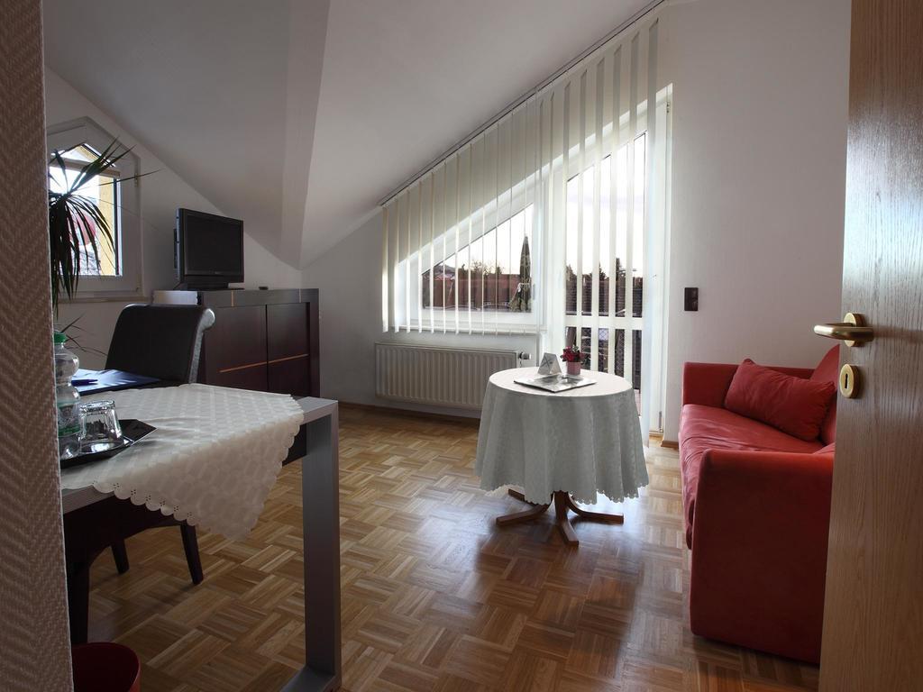 Hotel Garni Zur Bergstrasse Zwingenberg  Kamer foto